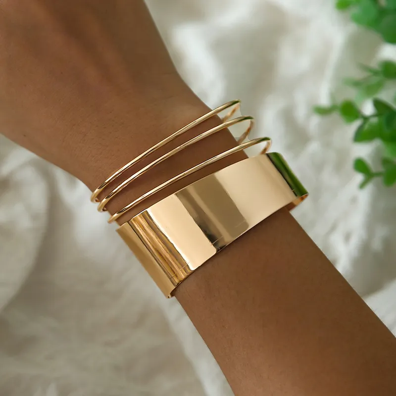 Classic Gold Color Bracelet 0