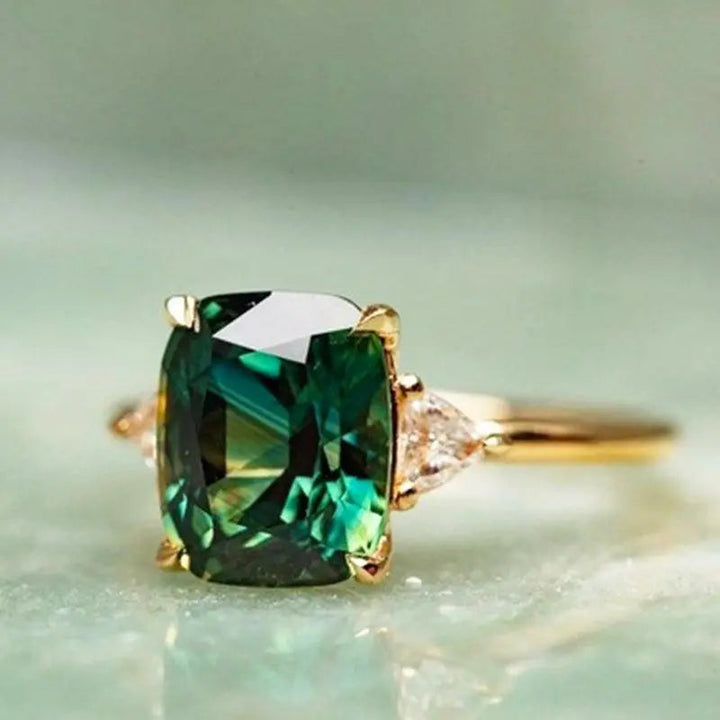 Elegant Square Ring with Emerald 1