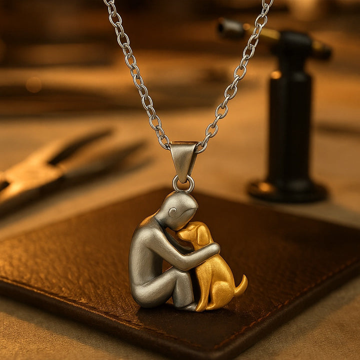 Hug Pendant Necklace 4