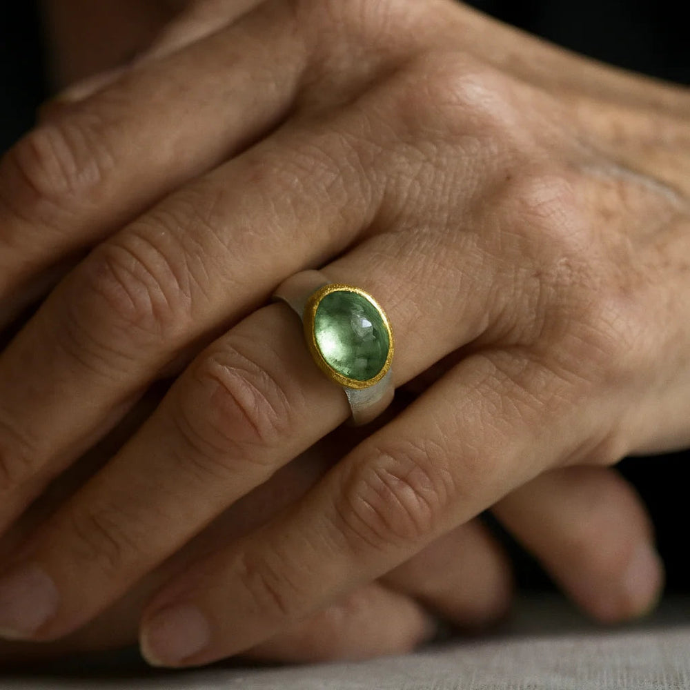 Vintage Green Ring with Round Stone 1